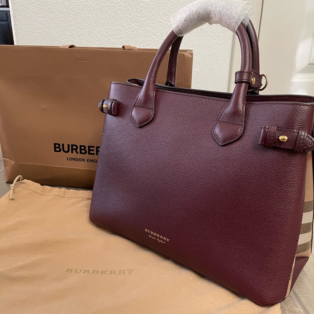 Burberry Medium Banner Leather Bag